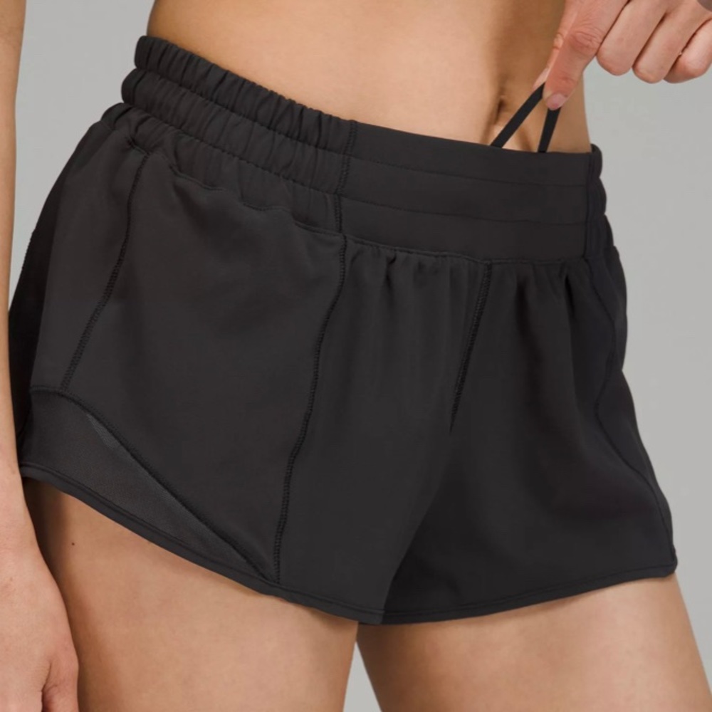 Hotty hot shorts 2.5”, size 6